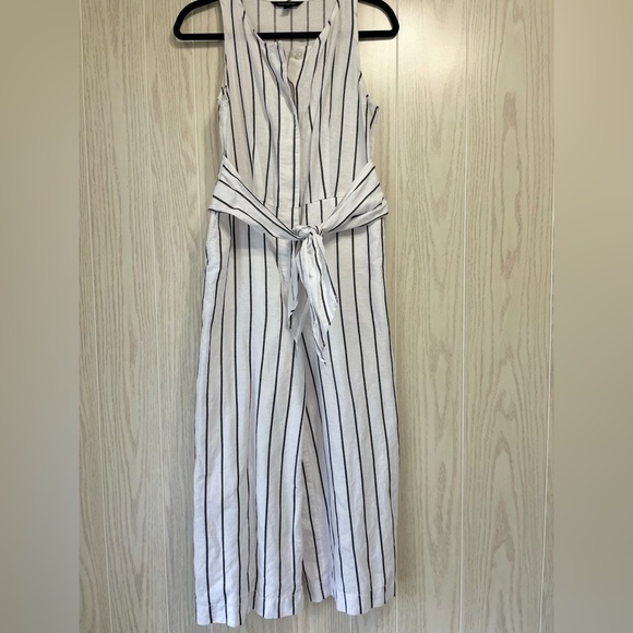 BananaRepublic Linen Jumpsuit Black&White Stripes Belted Crops Romper Size 2 - Picture 4 of 5